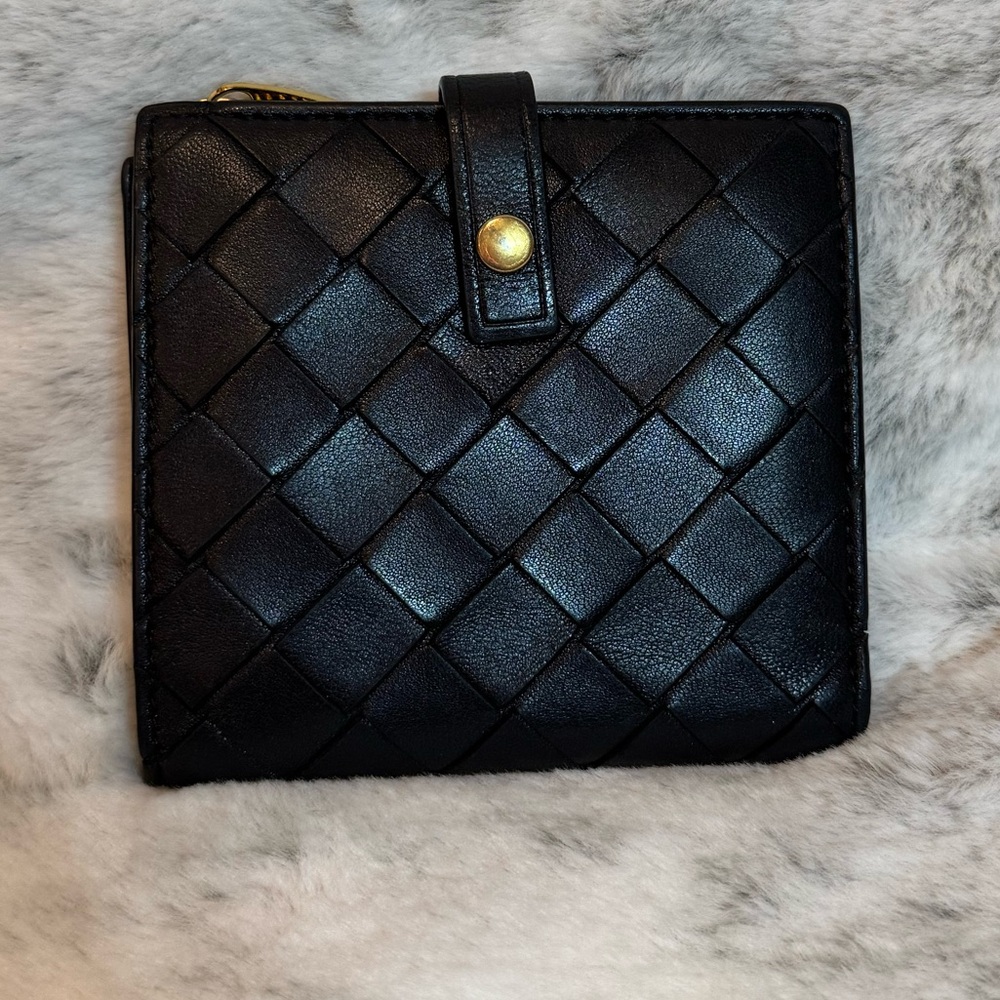 Bottega Veneta Black Intrecciato Leather French Wallet – P0307
